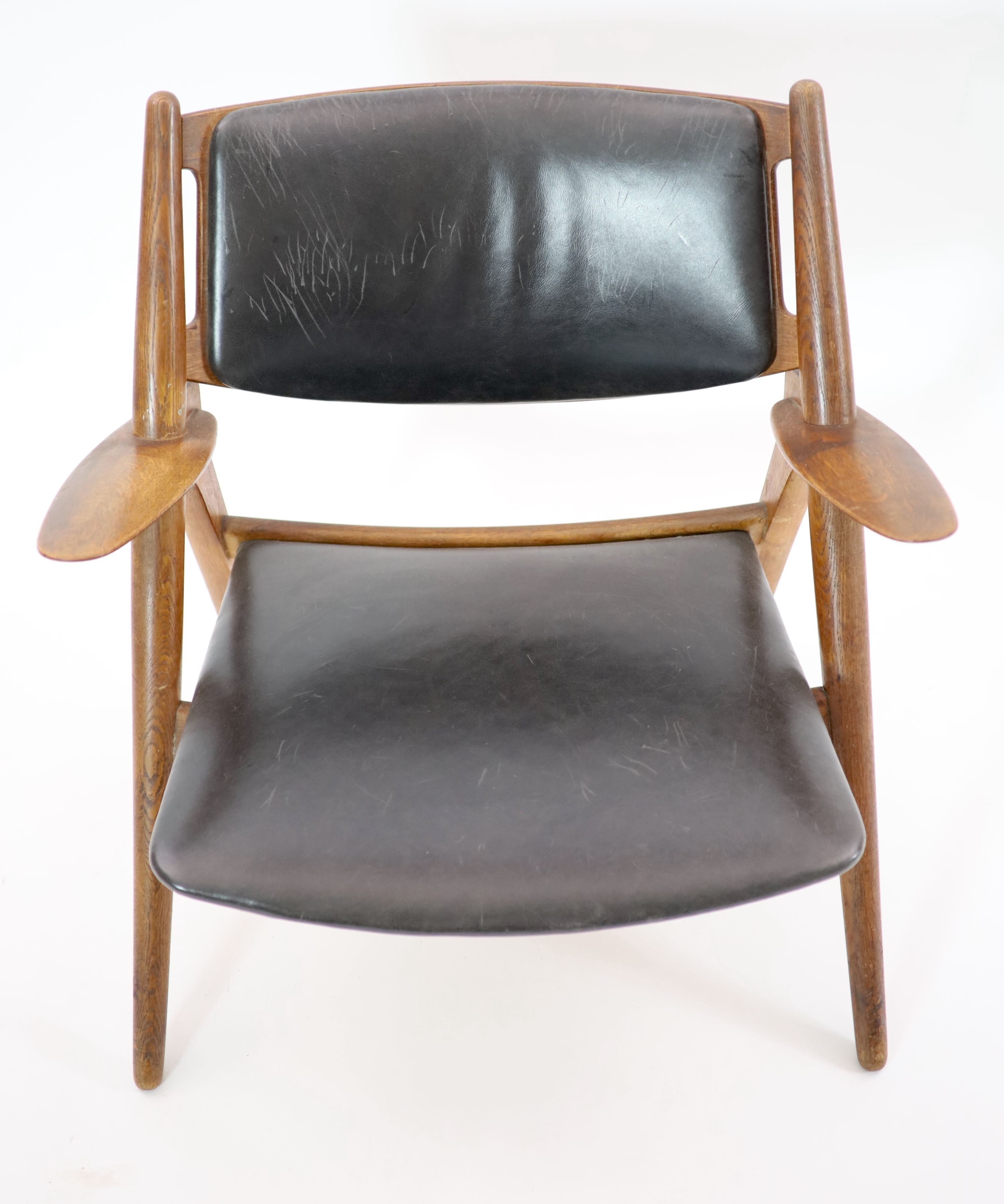 A Hans Wagner for Carl Hansen & Son oak and plywood armchair W.74cm D.64cm. H.77cm.